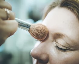 Make-up ličenje v frizerskem salonu VStudio Trzin